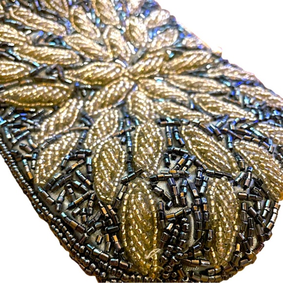 Vintage Beaded Clutch Purse Blue Grey Silver Lined EUC Loops for Strap - Picture 2 of 6